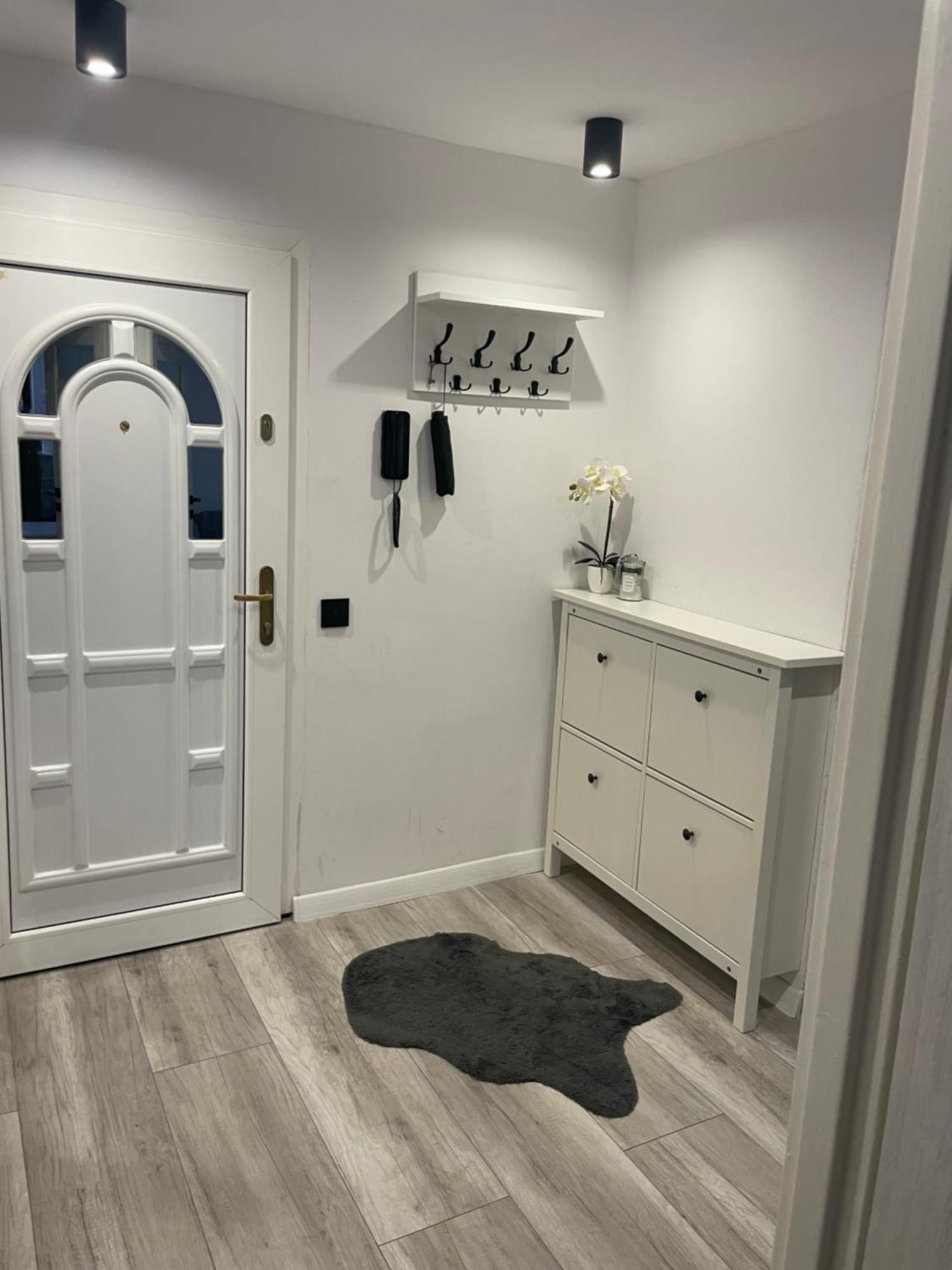 Apartament 2 Pokojowy W Centrum Miasta Żagań Exterior foto