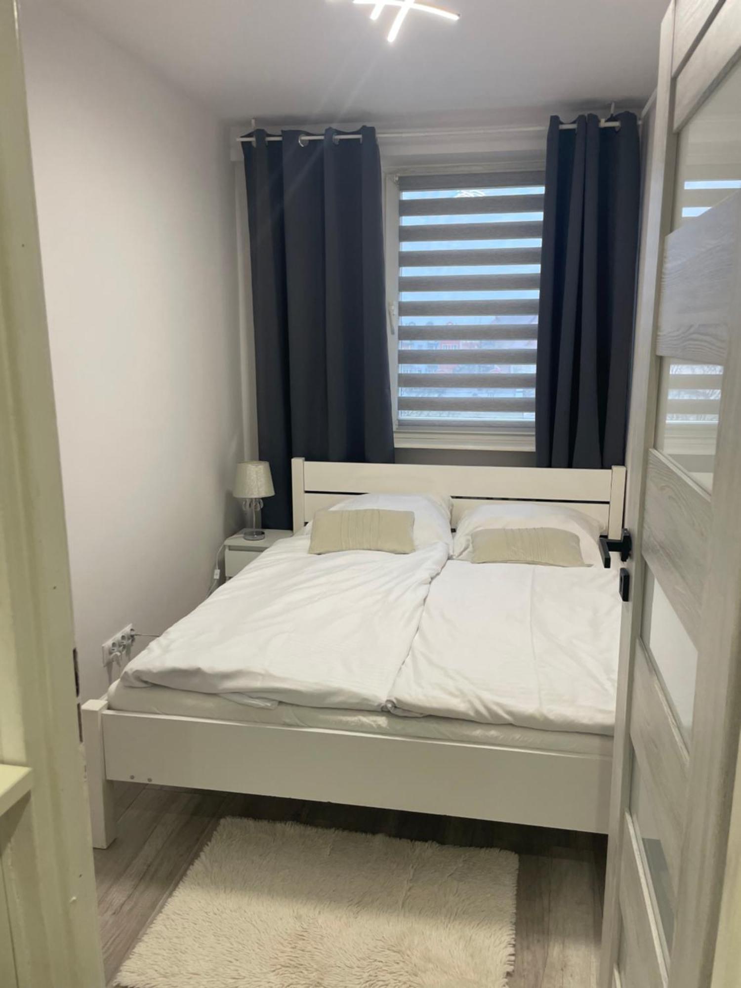Apartament 2 Pokojowy W Centrum Miasta Żagań Exterior foto